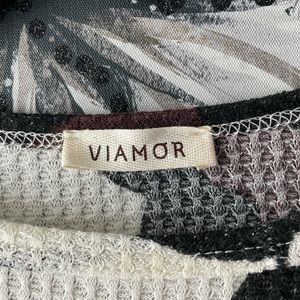 Viamor Oversized Shirt Cheetah Print. Like New!